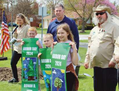 Perrysburg celebrates Arbor Day with tree plantings, banner contest