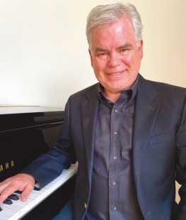 Perrysburg’s Piano Man delivering keys to the classics