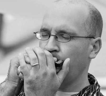Danny Pratt brings Chicago and West Coast blues to Wednesday at Woodlands concert August 12.