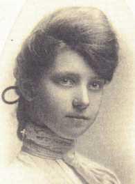 Mary (Mayme) Munger was John and Mary Munger's daughter, born 1886. Her middle name was Elizabeth.