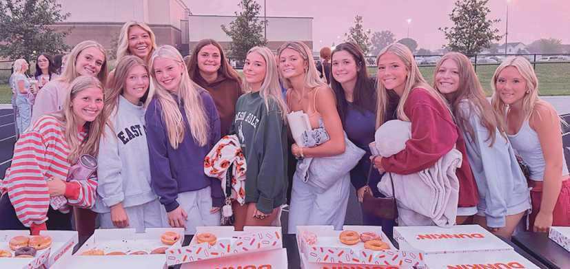 Class of 2027 continues tradition of Senior Sunrise