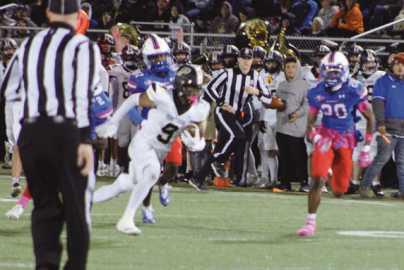 Wide receiver Sam Lawanson eludes the last of the Blue Devil defenders enroute to a touchdown.