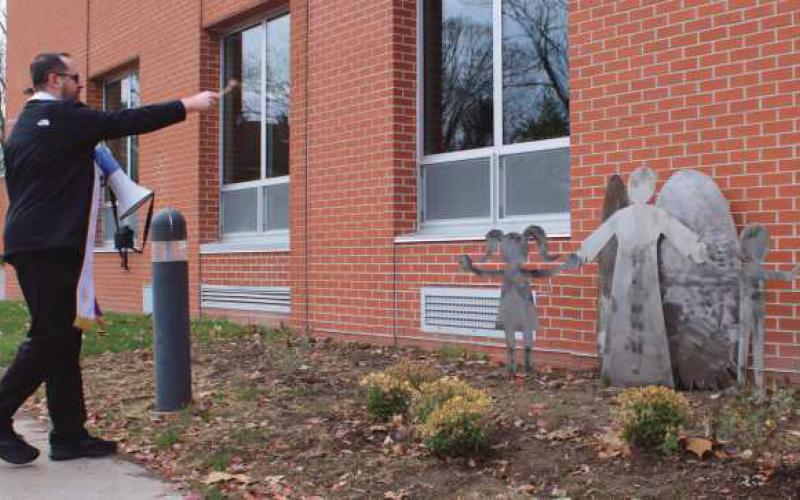 Saint Rose dedicates memorial statues