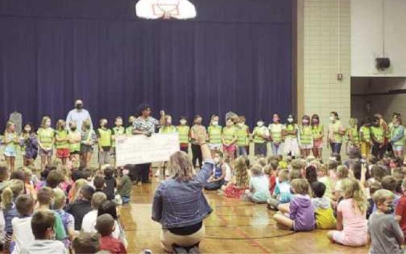 Toth Safety Patrol receives $500 grant