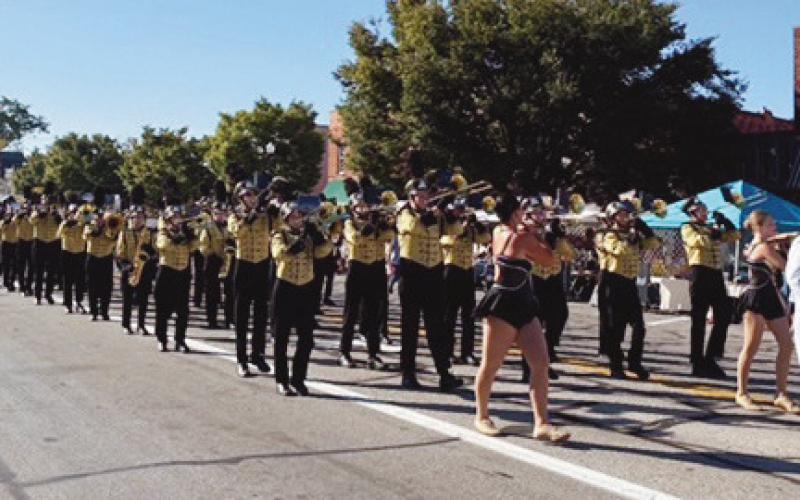 Perrysburg celebrates at homecoming parade and festival