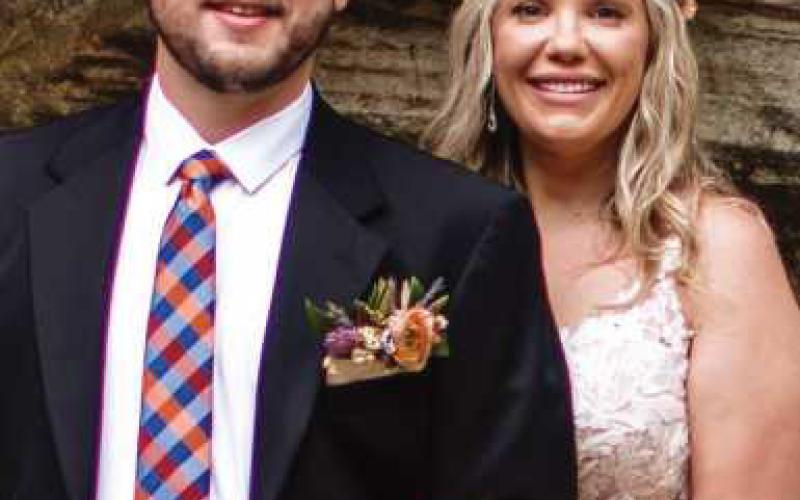 Michelle Thomas, Alex Savickas united in marriage