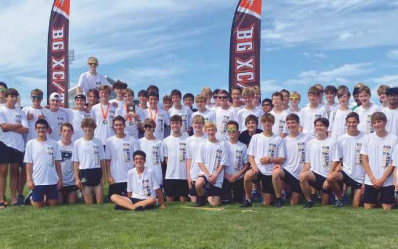 Cross country team wins invitational hosted by BGSU