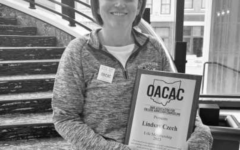 College advisor receives award Lindsey Czech, director of College Advising for Perrysburg Schools, was awarded the 2023 Ohio Association for College Admission Counseling (OACAC) Life Membership Award. The award recognizes long and meritorious service to the profession and honors significant participation and contributions to the activities of OACAC.