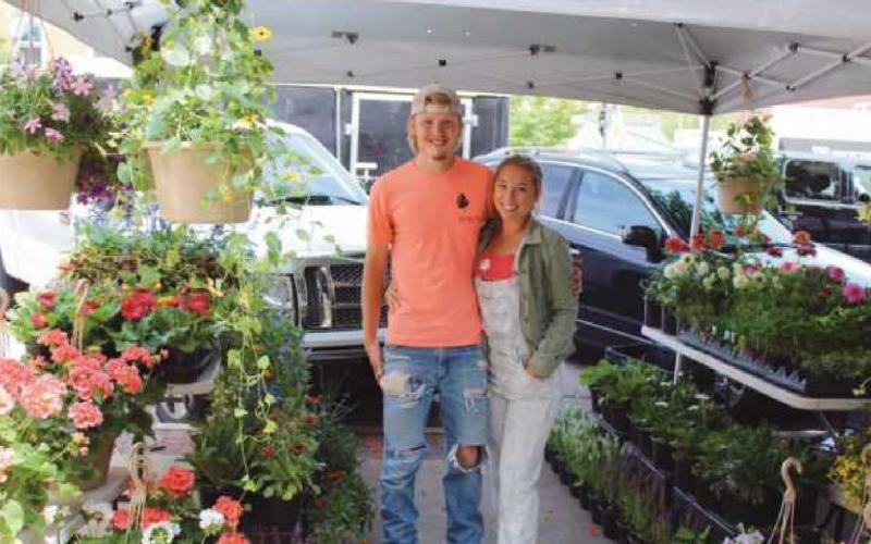 Perrysburg farmers market in full swing after tough year