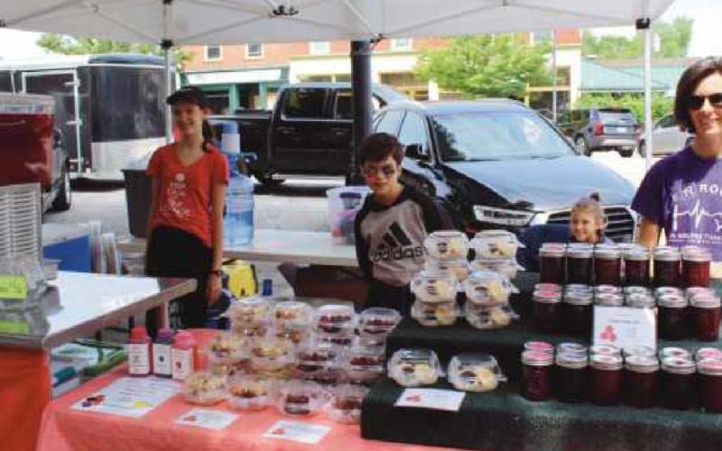 Perrysburg farmers market in full swing after tough year