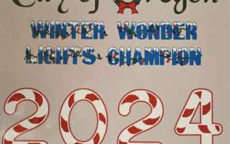 Messenger sports reporter takes top honors in local holiday decorating contest