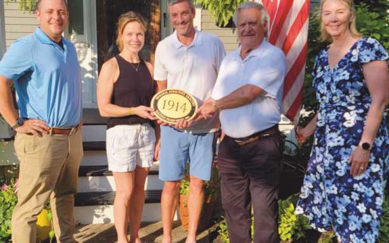 Historic Perrysburg presents plaques