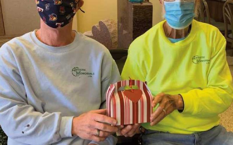 Perrysburg Commons and Heartland of Perrysburg team up to deliver Heart-O-Grams to community seniors
