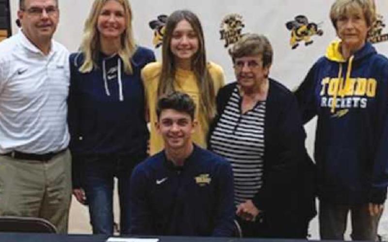 Mason Deal, golf, University of Toledo, with parents Jody and Kurt Deal, sister Sydney and grandmothers Carol Deal and Cheryl Cummins.