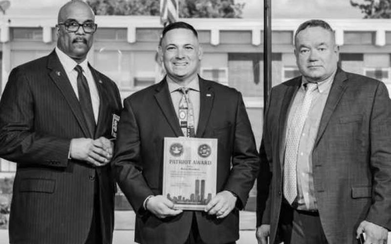 Rep. Ghanbari receives Patriot Award