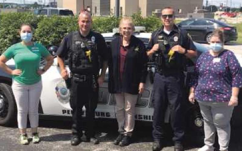 Senior community hosts National Hot Dog Day event