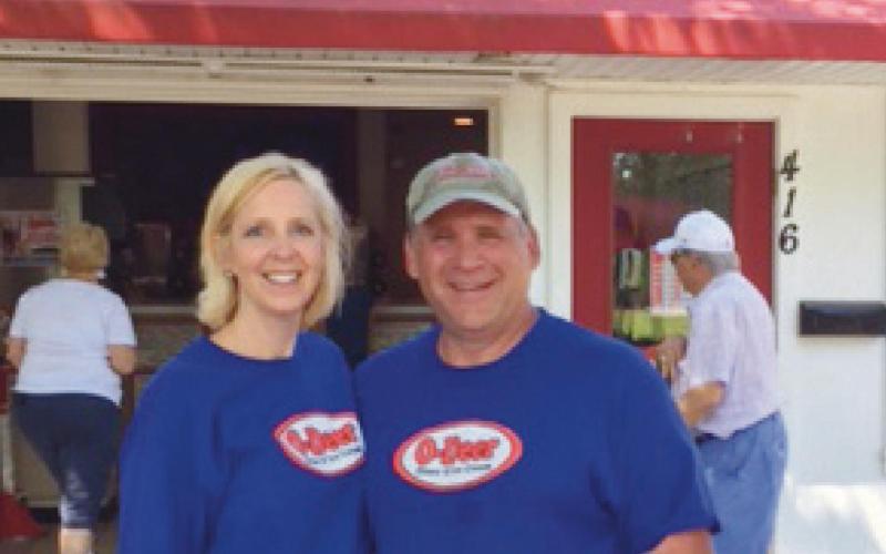 Dana and Rick Ruffner and their daughters will organize the Memorial Day parade starting in 2022.
