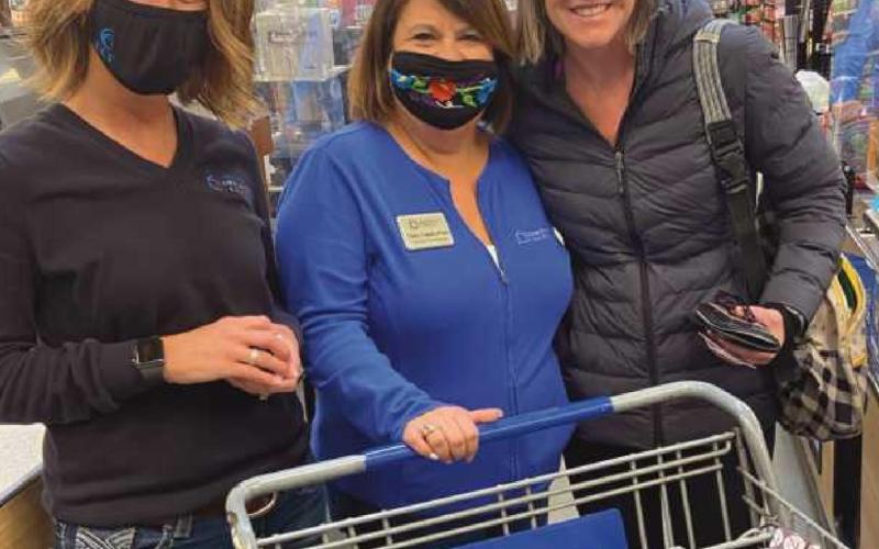 Cornerstone distributes gift cards to shoppers