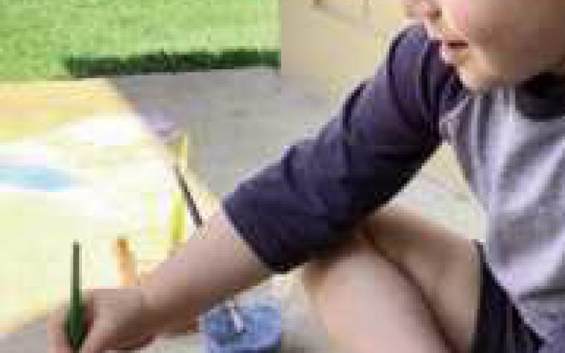DIY sidewalk chalk paint from broken chalk