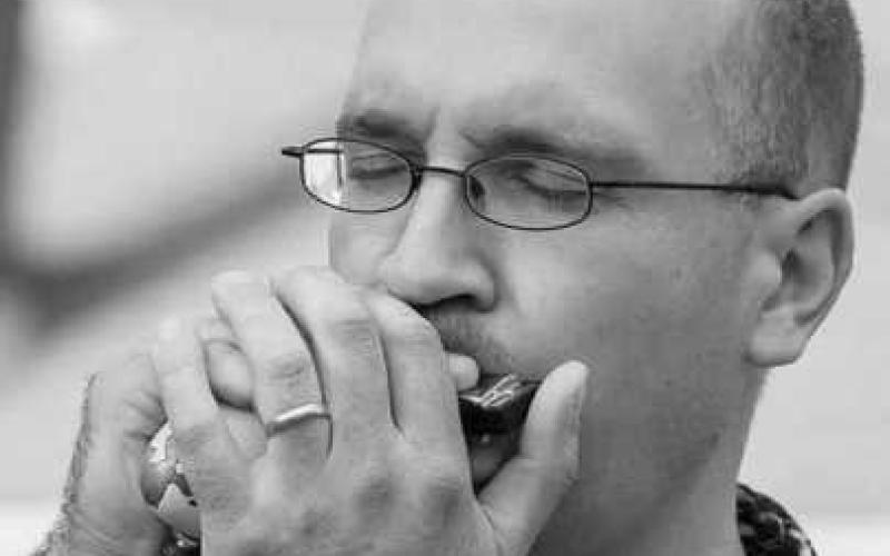 Danny Pratt brings Chicago and West Coast blues to Wednesday at Woodlands concert August 12.