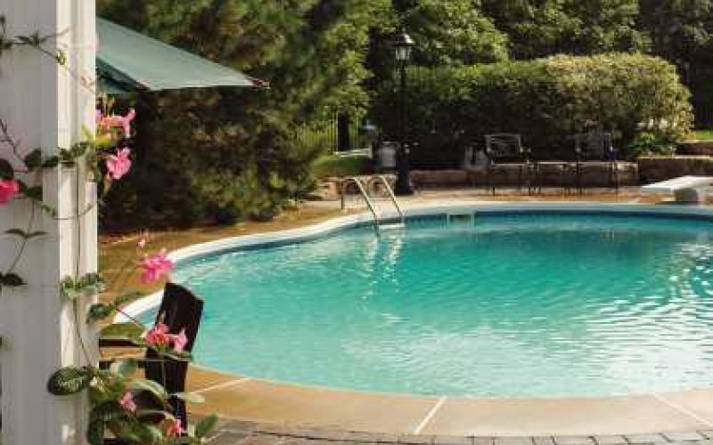 What to know about installing a pool at home