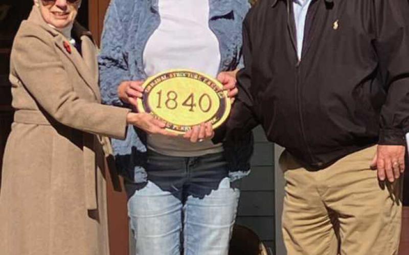 Historic Perrysburg plaque presented