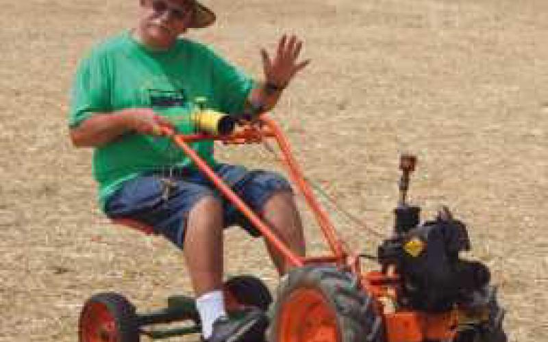Five Point Steam Threshers host 62nd reunion