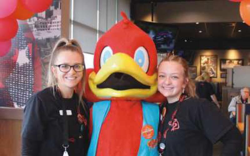 Red Robin opens new restaurant at Crossroads