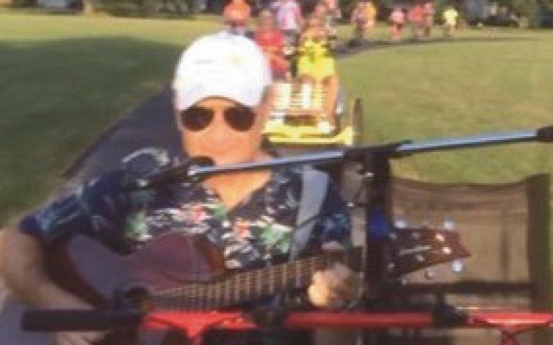 Perrysburg Slow Rollers ride with Dick Wolff