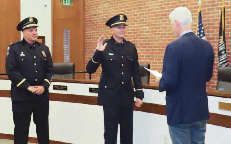 Perrysburg deputy police chief sworn in