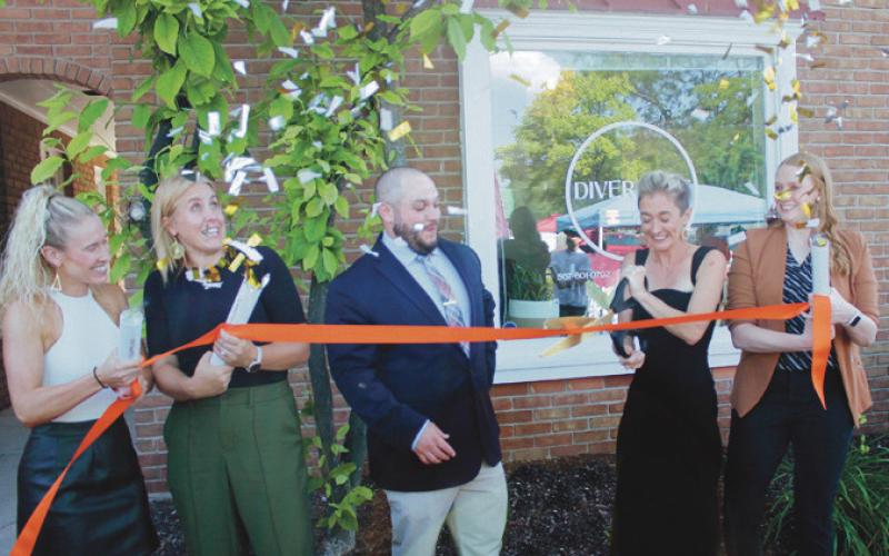 Divergent Dietitian opens at Perry’s Landing