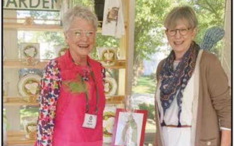 Country Garden Club Members Kathy Attwood, left, and Colleen McGoldrick at the 2022 Trunk Show.
