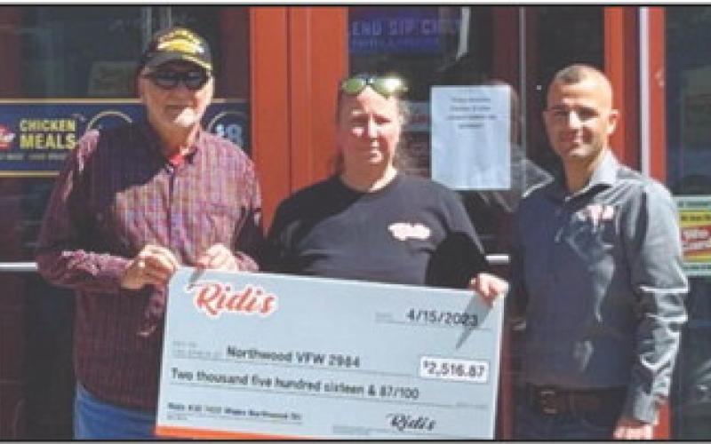 Ridis makes donation to Northwood VFW