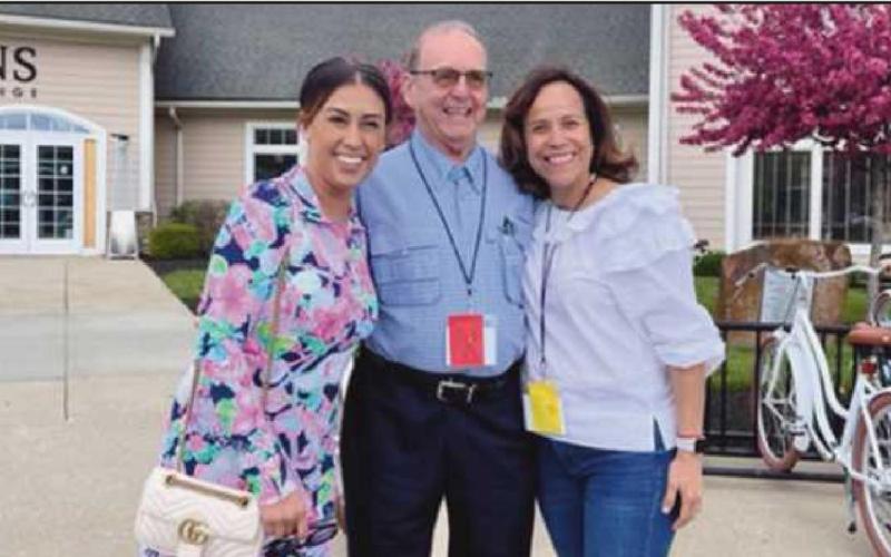 Perrysburg Rotarians attend District conference