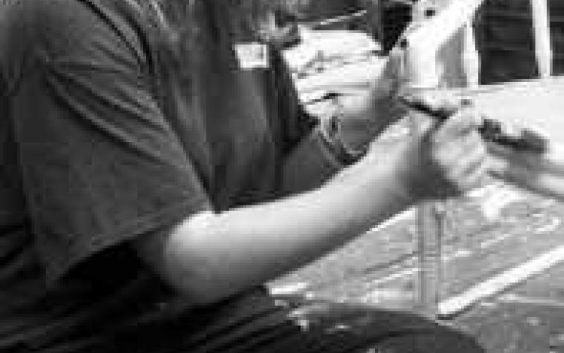 Crew members prepare for PHS fall play ‘The Diary of Anne Frank’
