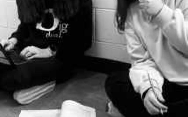 Crew members prepare for PHS fall play ‘The Diary of Anne Frank’