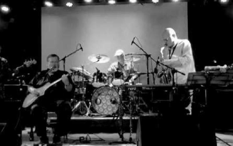 Performers include: Tim Berry, Joe Baker, Tim Stubbs, Bob Manley and Dennis Gwynne.