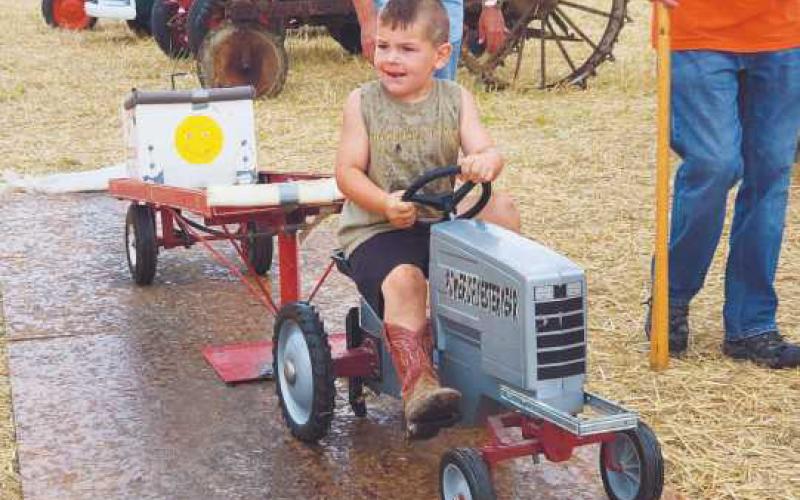 Five Point Steam Threshers celebrate 61 years
