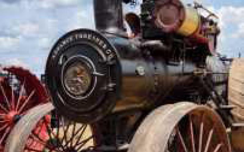 Five Point Steam Threshers celebrate 61 years