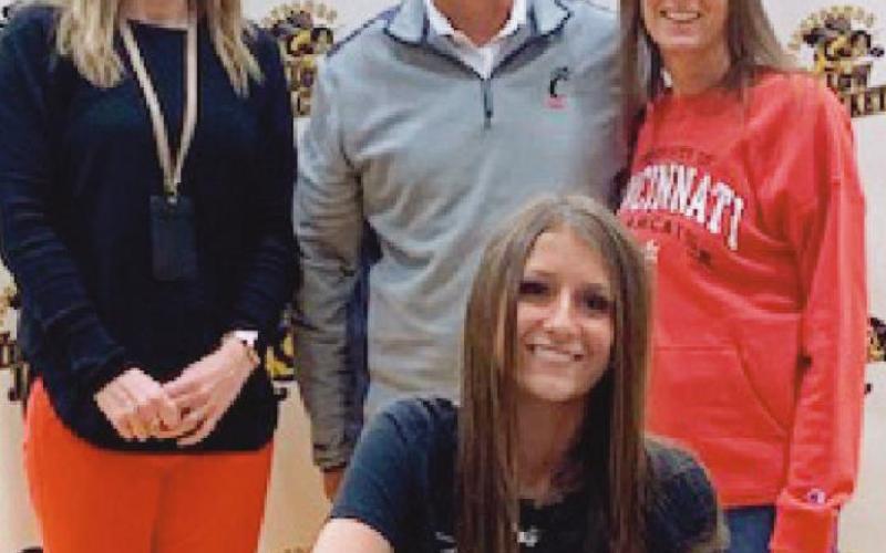 Yellow Jacket student-athletes sign to play college sports next fall