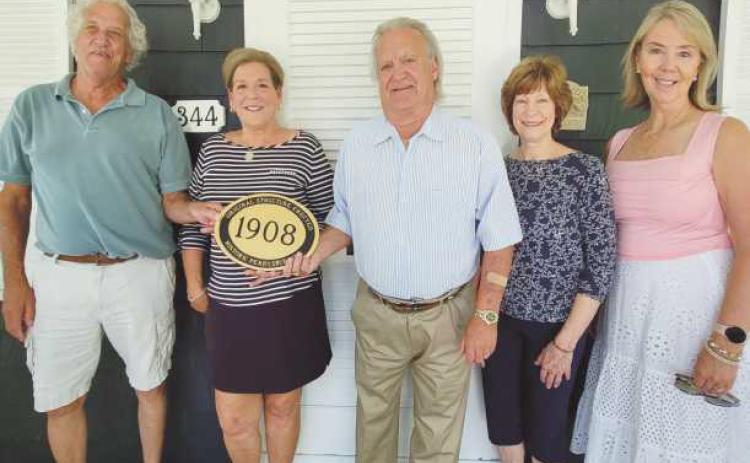 Historic Perrysburg presents plaque