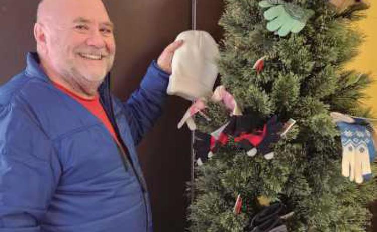 Mitten tree donation