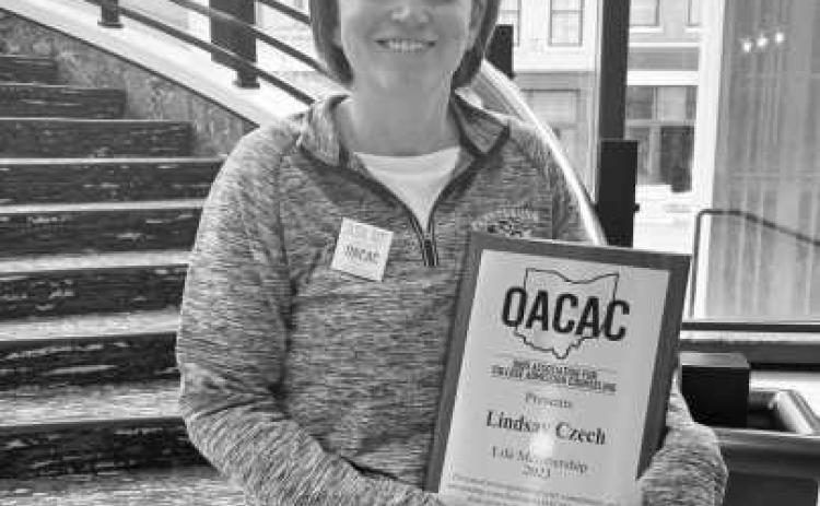 College advisor receives award Lindsey Czech, director of College Advising for Perrysburg Schools, was awarded the 2023 Ohio Association for College Admission Counseling (OACAC) Life Membership Award. The award recognizes long and meritorious service to the profession and honors significant participation and contributions to the activities of OACAC.
