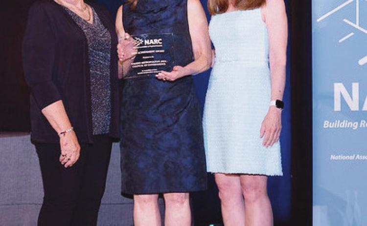 Members of TMACOG receive award from NARC.