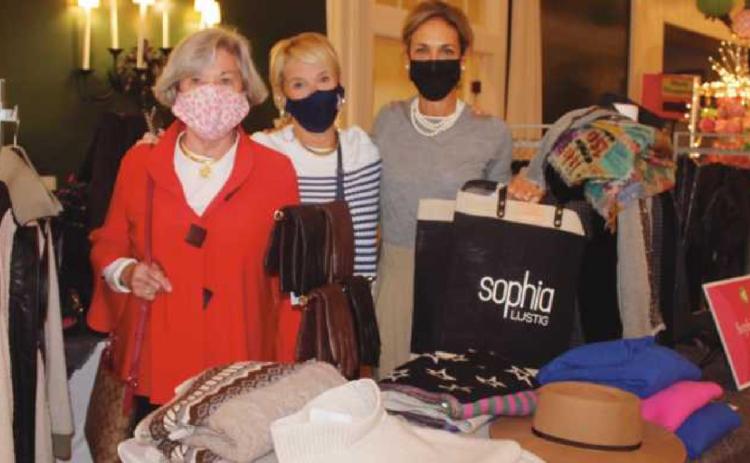 Country Garden Club holds Holiday Trunk Show