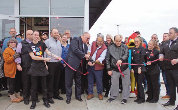 Red Robin opens new restaurant at Crossroads