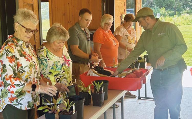 Park district board learns benefits of fall planting