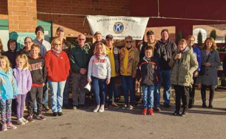 Kiwanis and Salvation Army provide Thanksgiving food baskets