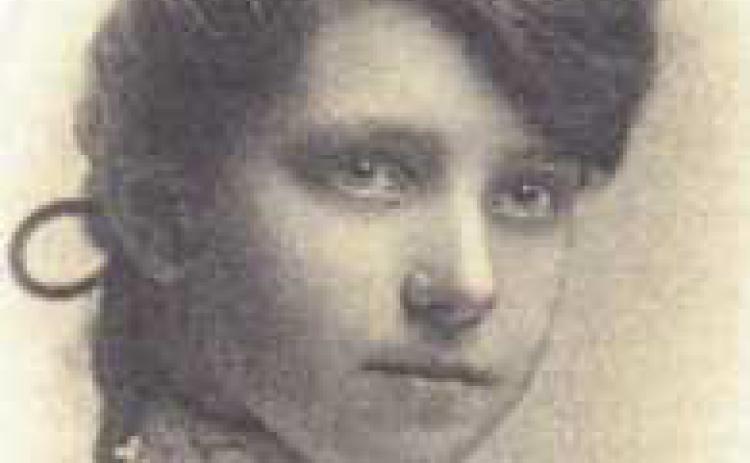 Mary (Mayme) Munger was John and Mary Munger's daughter, born 1886. Her middle name was Elizabeth.