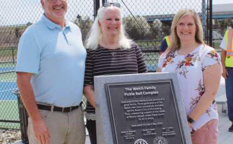 Welch family pickleball courts dedicated at Rotary Park